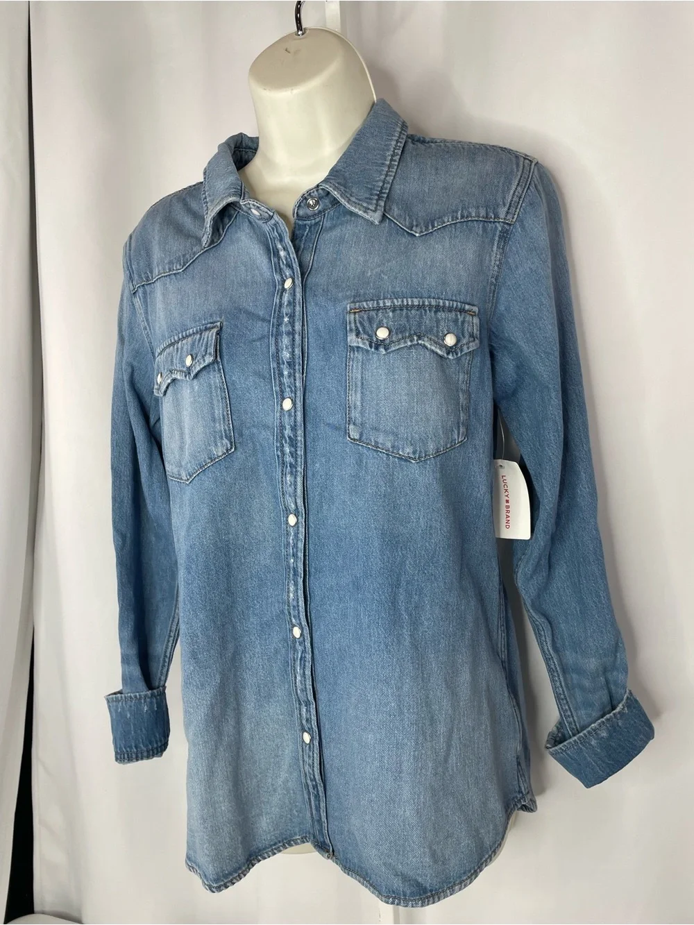 Lucky Brand Denim Western Shirt Medium Snap Button Chambray Jean Top NWT - Picture 2 of 11